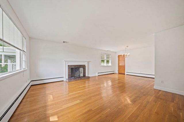 27 Cindy Ln, Braintree, MA 02184