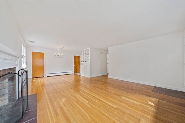 27 Cindy Ln, Braintree, MA 02184