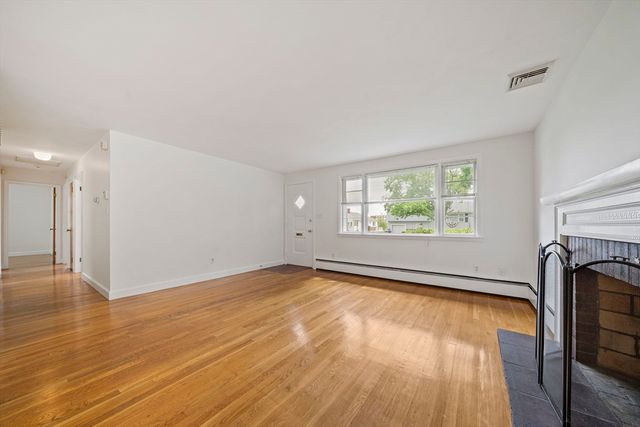 27 Cindy Ln, Braintree, MA 02184