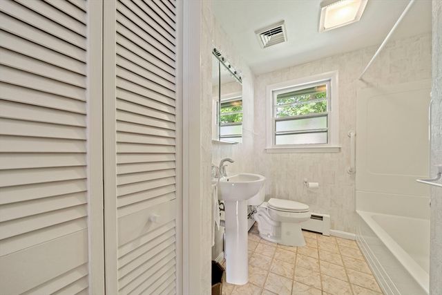 27 Cindy Ln, Braintree, MA 02184
