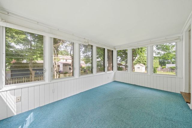 27 Cindy Ln, Braintree, MA 02184