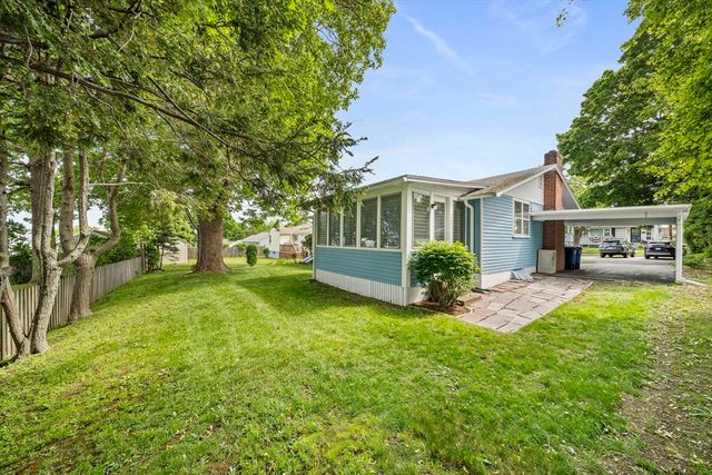 27 Cindy Ln, Braintree, MA 02184