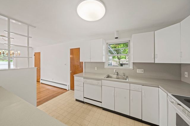 27 Cindy Ln, Braintree, MA 02184