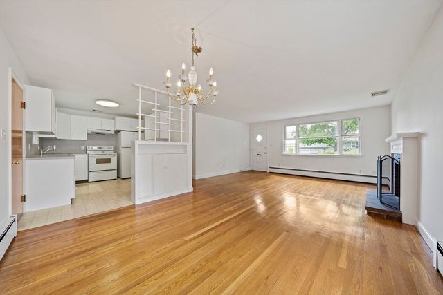 27 Cindy Ln, Braintree, MA 02184