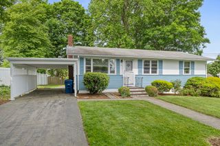 27 Cindy Ln, Braintree, MA 02184