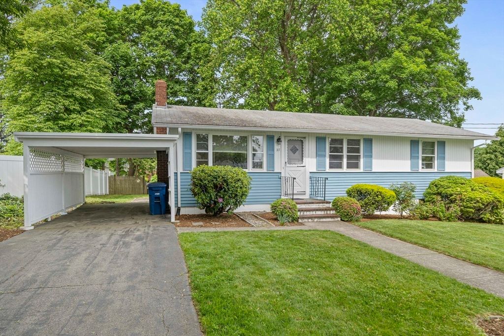 27 Cindy Ln, Braintree, MA 02184