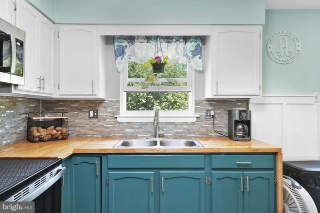 1103 SINGER DR, Westminster, MD 21157