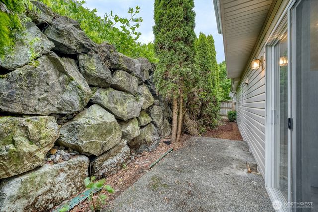 3904 NE 5th Place, Renton, WA 98056