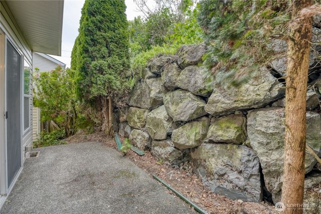3904 NE 5th Place, Renton, WA 98056