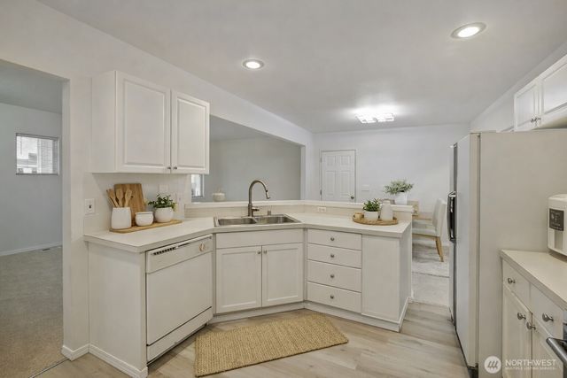3904 NE 5th Place, Renton, WA 98056
