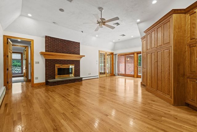 89 North St, Topsfield, MA 01983