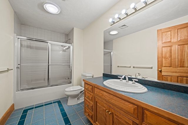 89 North St, Topsfield, MA 01983
