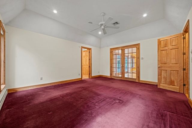 89 North St, Topsfield, MA 01983