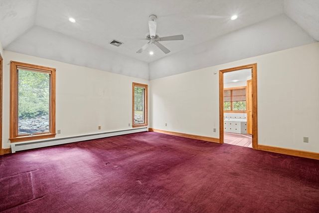 89 North St, Topsfield, MA 01983