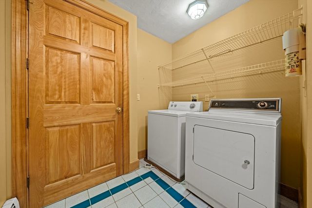 89 North St, Topsfield, MA 01983