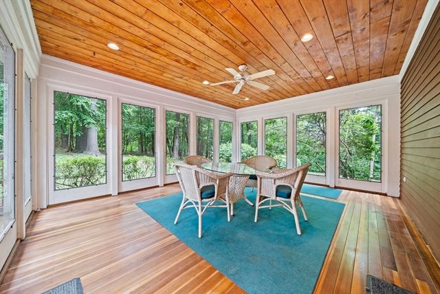 89 North St, Topsfield, MA 01983