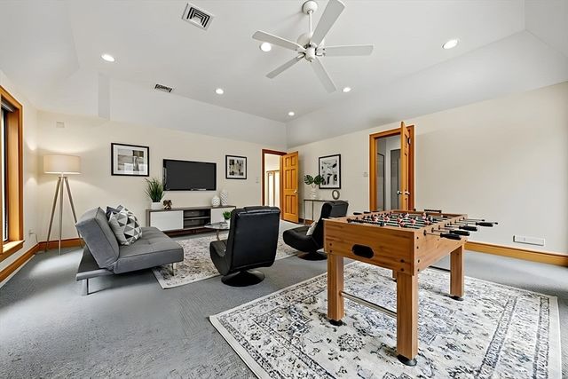 89 North St, Topsfield, MA 01983