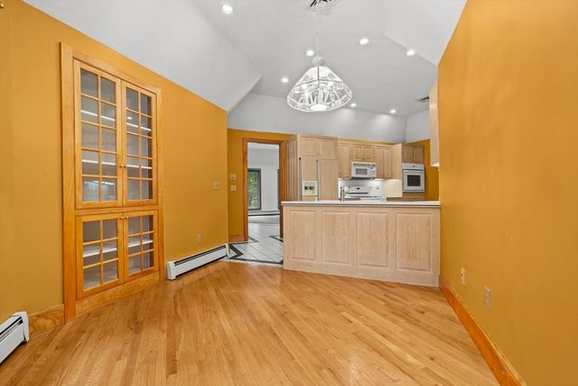 89 North St, Topsfield, MA 01983