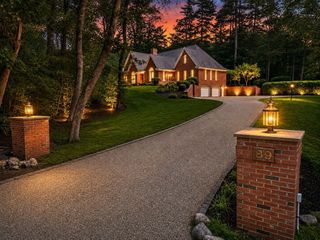 89 North St, Topsfield, MA 01983