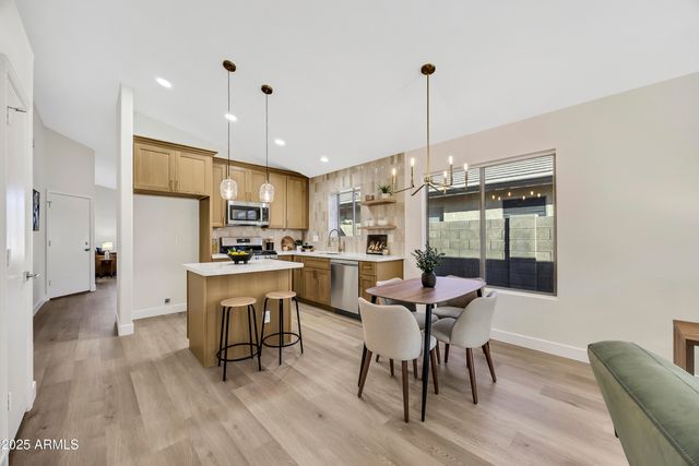 4625 E ABRAHAM Lane, Phoenix, AZ 85050