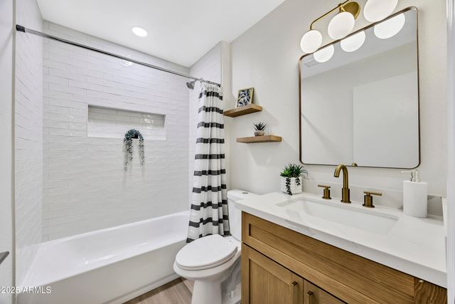 4625 E ABRAHAM Lane, Phoenix, AZ 85050