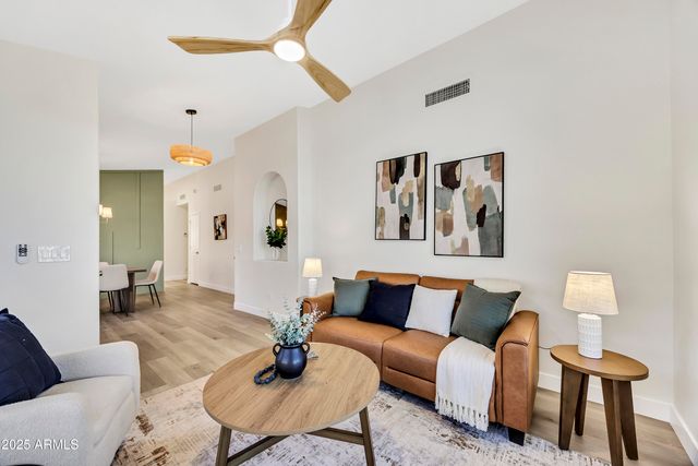 4625 E ABRAHAM Lane, Phoenix, AZ 85050