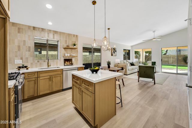 4625 E ABRAHAM Lane, Phoenix, AZ 85050