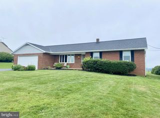 2208 FORRY RD, Lancaster, PA 17601