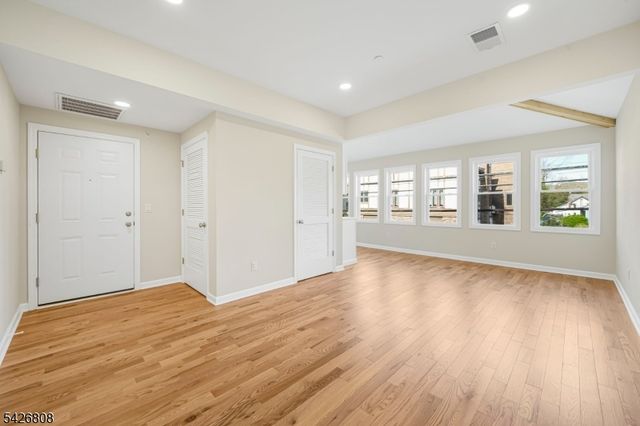 532 Ringwood Ave, Wanaque Boro, NJ 07465