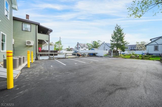 532 Ringwood Ave, Wanaque Boro, NJ 07465