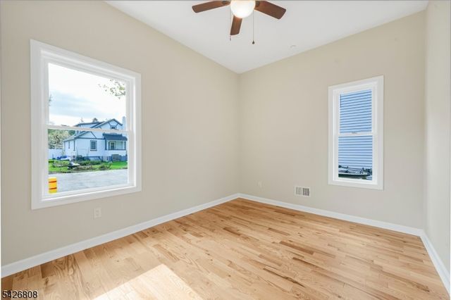 532 Ringwood Ave, Wanaque Boro, NJ 07465