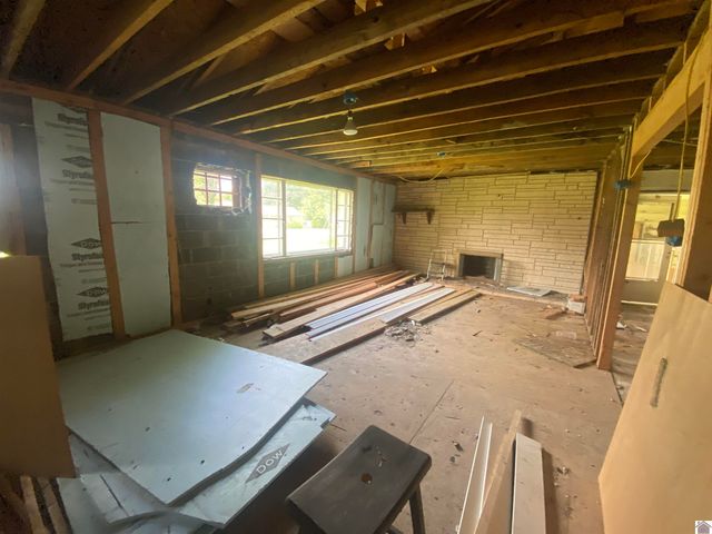 2010 Husband Road, Paducah, KY 42003