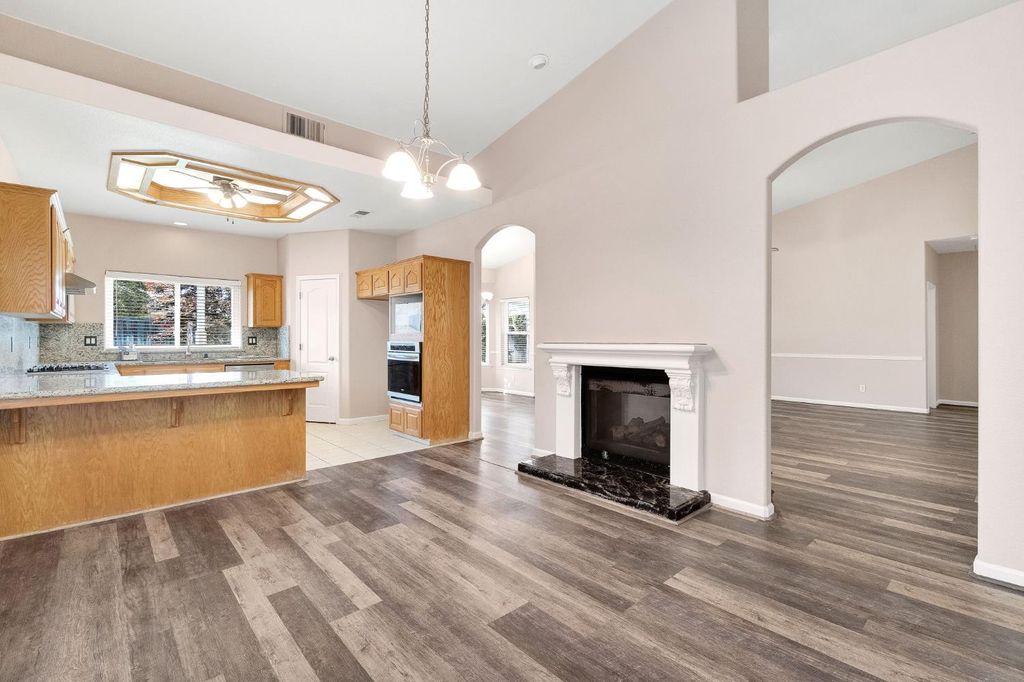 Image 11 of property listing at 4681 W Morris Avenue, Fresno, CA 93722