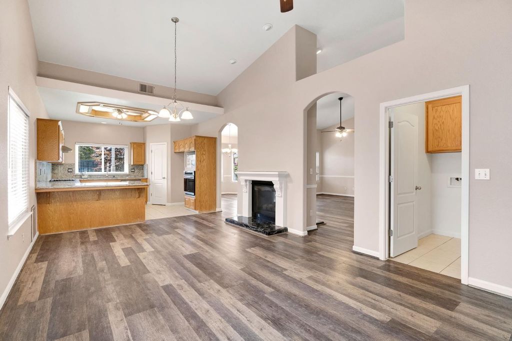 Image 13 of property listing at 4681 W Morris Avenue, Fresno, CA 93722