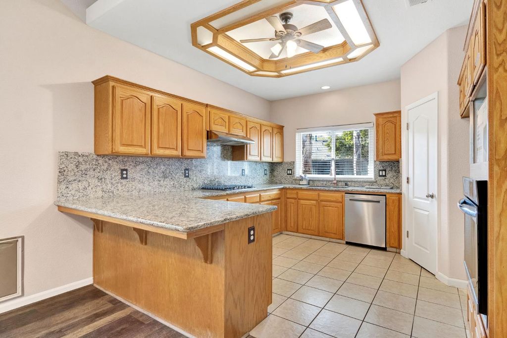 Image 15 of property listing at 4681 W Morris Avenue, Fresno, CA 93722