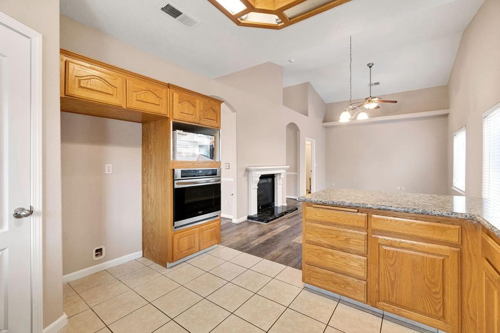 Image 17 of property listing at 4681 W Morris Avenue, Fresno, CA 93722