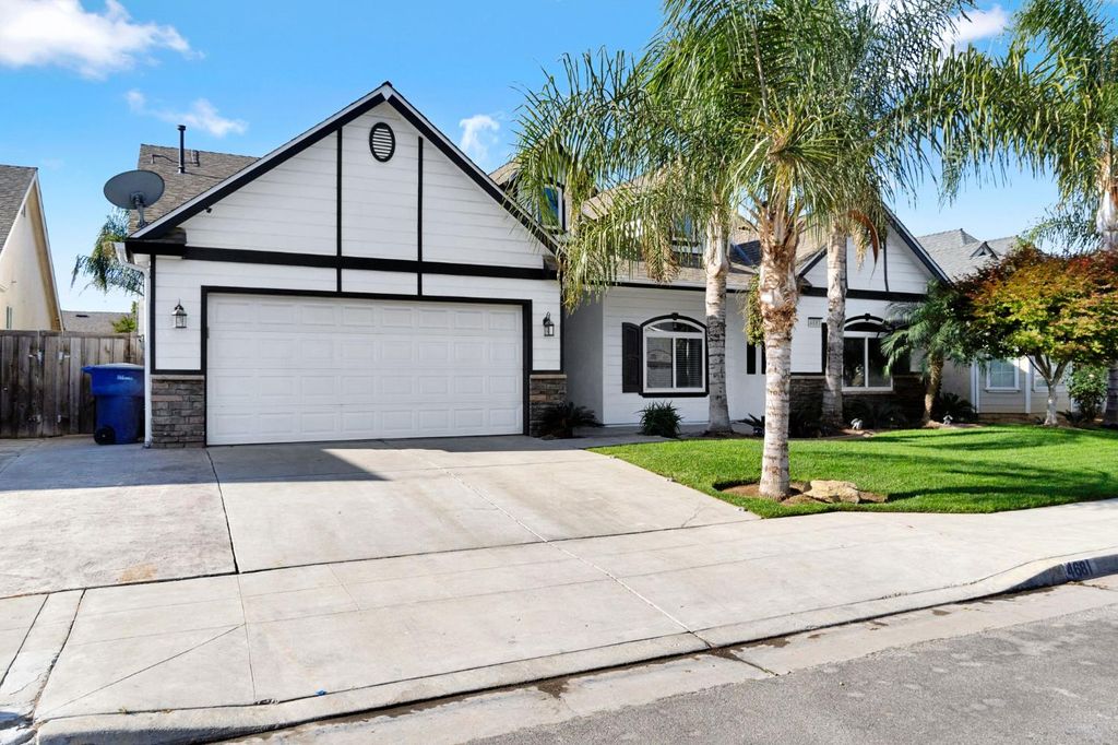 Image 2 of property listing at 4681 W Morris Avenue, Fresno, CA 93722
