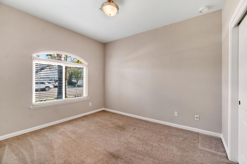 Image 22 of property listing at 4681 W Morris Avenue, Fresno, CA 93722