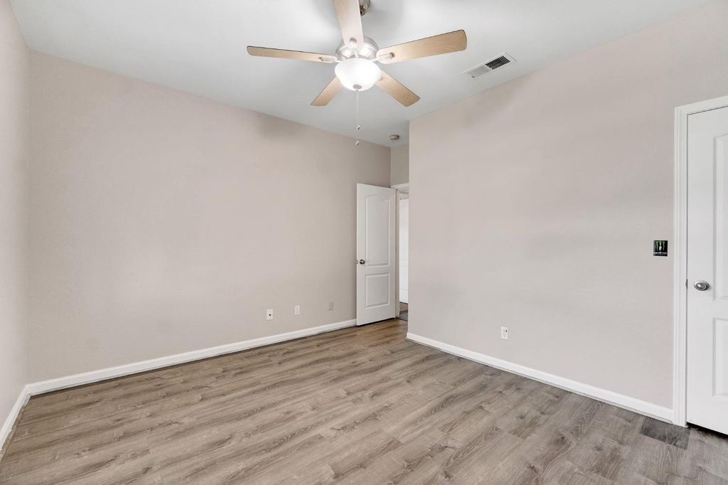 Image 25 of property listing at 4681 W Morris Avenue, Fresno, CA 93722