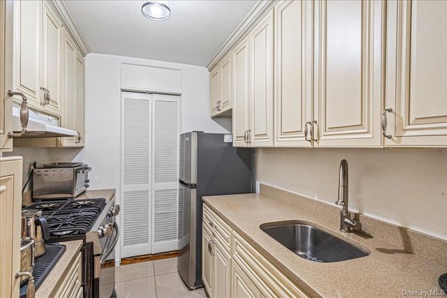 65-15 Alderton Street 2C, Rego Park, NY 11374