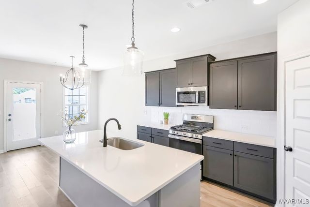 208 Lismore Place, Montgomery, AL 36117