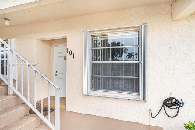 1521 NW 18th Avenue 101, Delray Beach, FL 33445