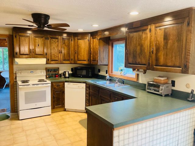 102 Sanborn Road, East Kingston, NH 03827