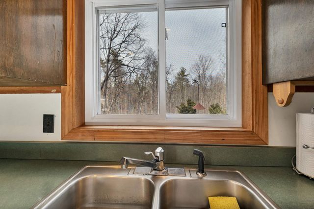 102 Sanborn Road, East Kingston, NH 03827