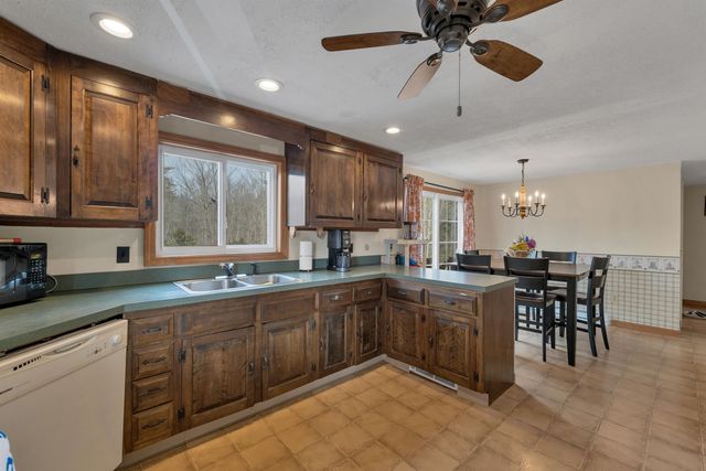 102 Sanborn Road, East Kingston, NH 03827