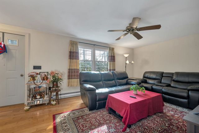 102 Sanborn Road, East Kingston, NH 03827