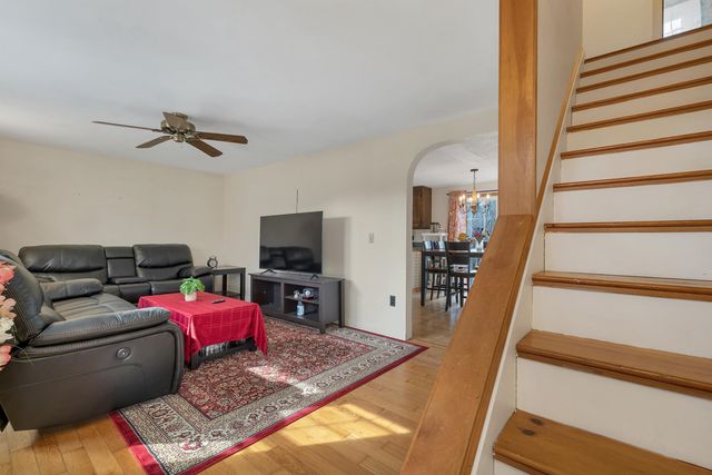 102 Sanborn Road, East Kingston, NH 03827