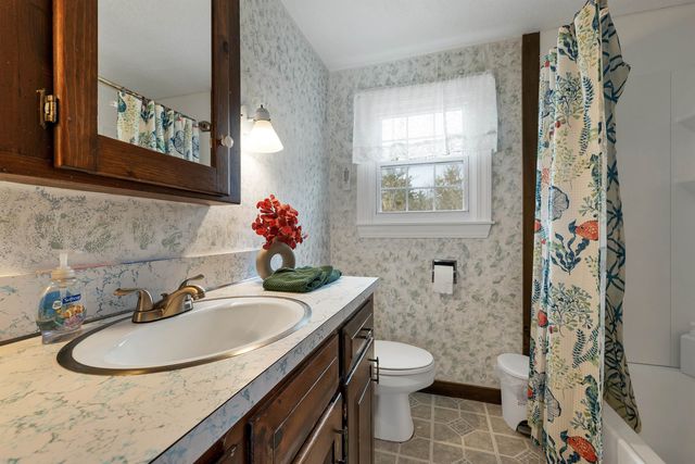 102 Sanborn Road, East Kingston, NH 03827