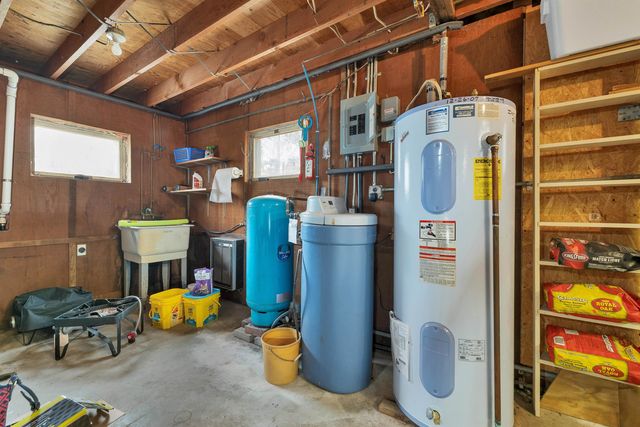 102 Sanborn Road, East Kingston, NH 03827