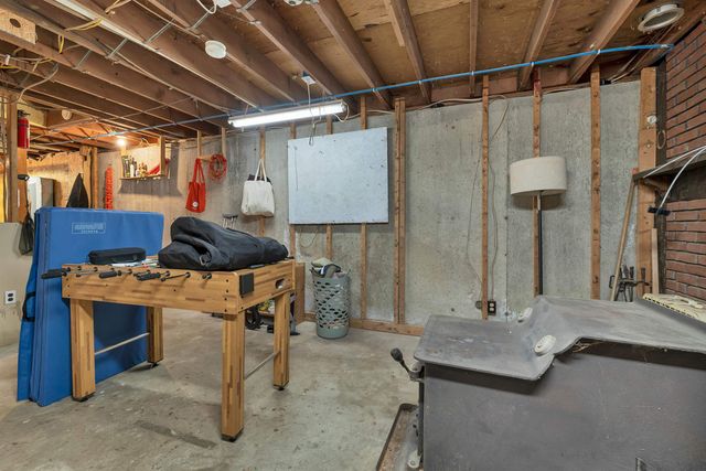 102 Sanborn Road, East Kingston, NH 03827